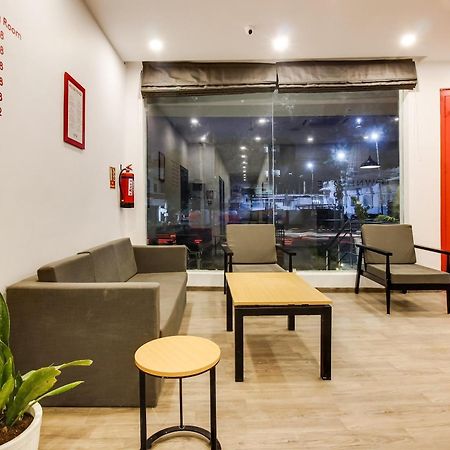 Townhouse De Alphabet Hotel Hyderabad Exterior photo
